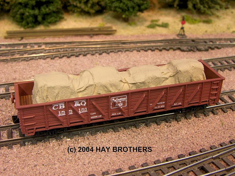 A load for flatcars 2/pack Olive Drab Hay Brothers TARP COVERED HALFTRACKS 